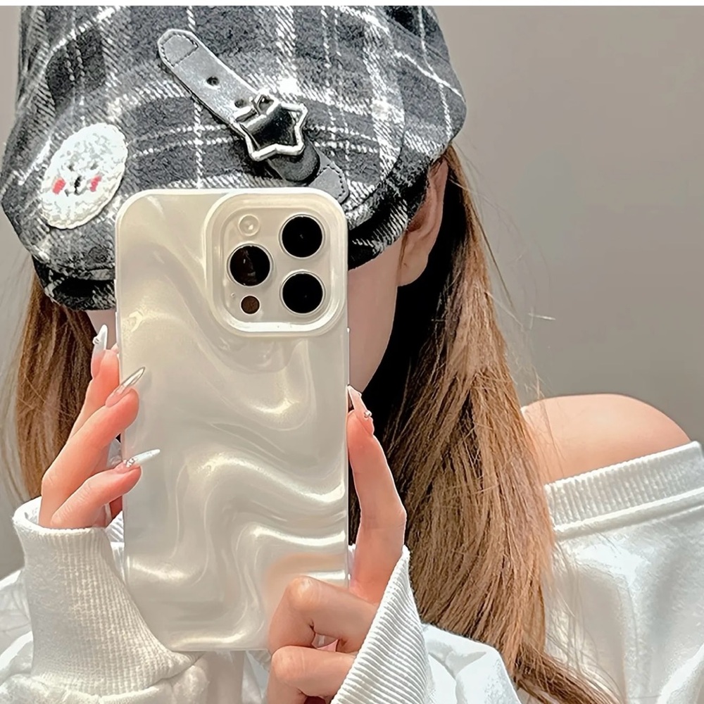 iPhone Case Pearl White Three Dimensional Wave Pattern - Picture 3 of 7